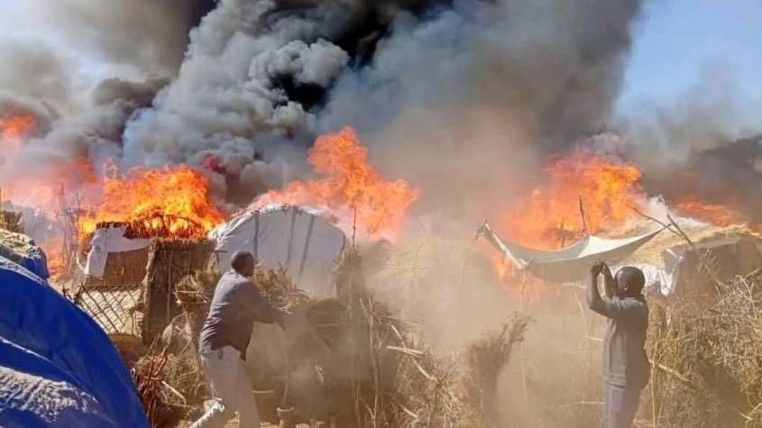 المنظمة الدولية للهجرة: نزوح 971 أسرة جراء حريق بمخيم العمدة في طويلة شمال دارفور