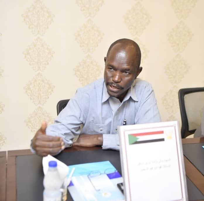 والي شرق دارفور لـ”دارفور الآن”: أقول لمليشيا الدعم السريع أنتم جهلة وتريدون تدمير التعليم